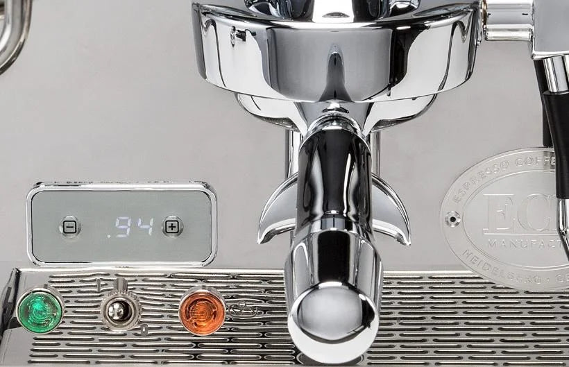 ECM Technica V Profi PID – professionele pistonmachine met PID-control, roestvrijstalen ECM-zetgroep en rotatiepomp. Nauwkeurige temperatuurregeling en professionele functionaliteit in een elegant design.