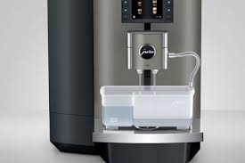 JURA X10 Dark Inox koffiemachine - Beste volautomatische koffiemachine met 36 koffiespecialiteiten, inclusief Cold Brew en One-Touch Lungo-functie voor professioneel gebruik.